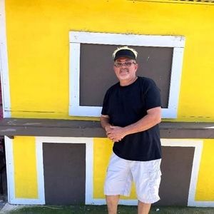 Meet your Posher, Javier